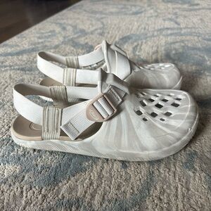 Chaco Chillos Clog Water Camp Sandal in Moonbeam